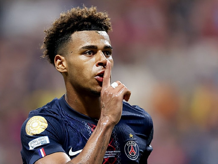 马卡：马斯坦托诺未能适应皇马的挑战，他需要时间去重振旗鼓（马卡：马斯坦托诺尚未适应皇马挑战，仍需时间找回状态）