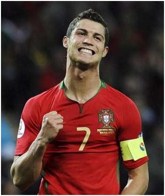 图片报：皇萨仁等豪门都在争夺16岁艾希霍恩，赫塔想和他续约（德媒《图片报》：皇马巴萨拜仁等豪门竞逐16岁新星艾希霍恩，赫塔力争续约）