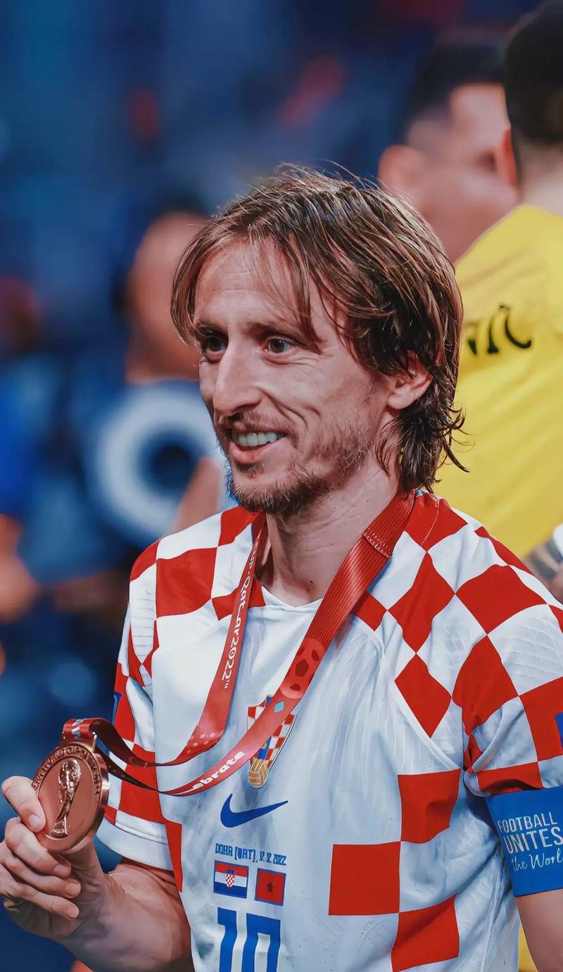 意甲第12轮最佳阵：迈尼昂、普利希奇领衔，内雷斯、利马入选（意甲第12轮最佳阵容：普利希奇、迈尼昂领衔，利马、内雷斯上榜）