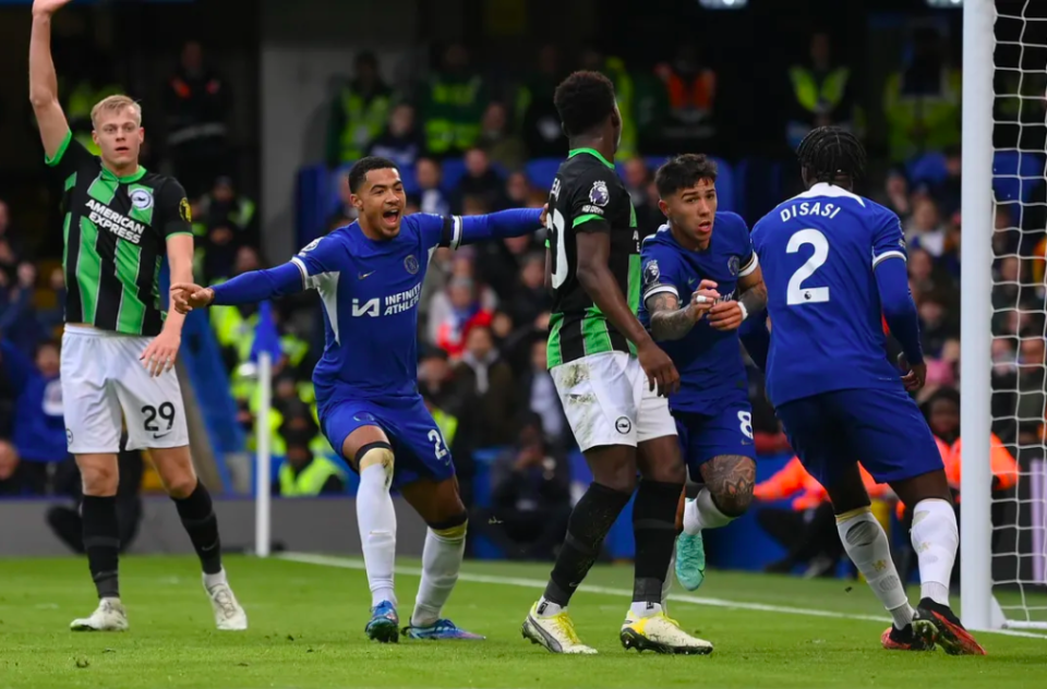 记者：罗马可能向佩7提供降薪合同，迪巴拉的续约要复杂得多（记者：罗马或与佩7降薪续约，迪巴拉续约更棘手）