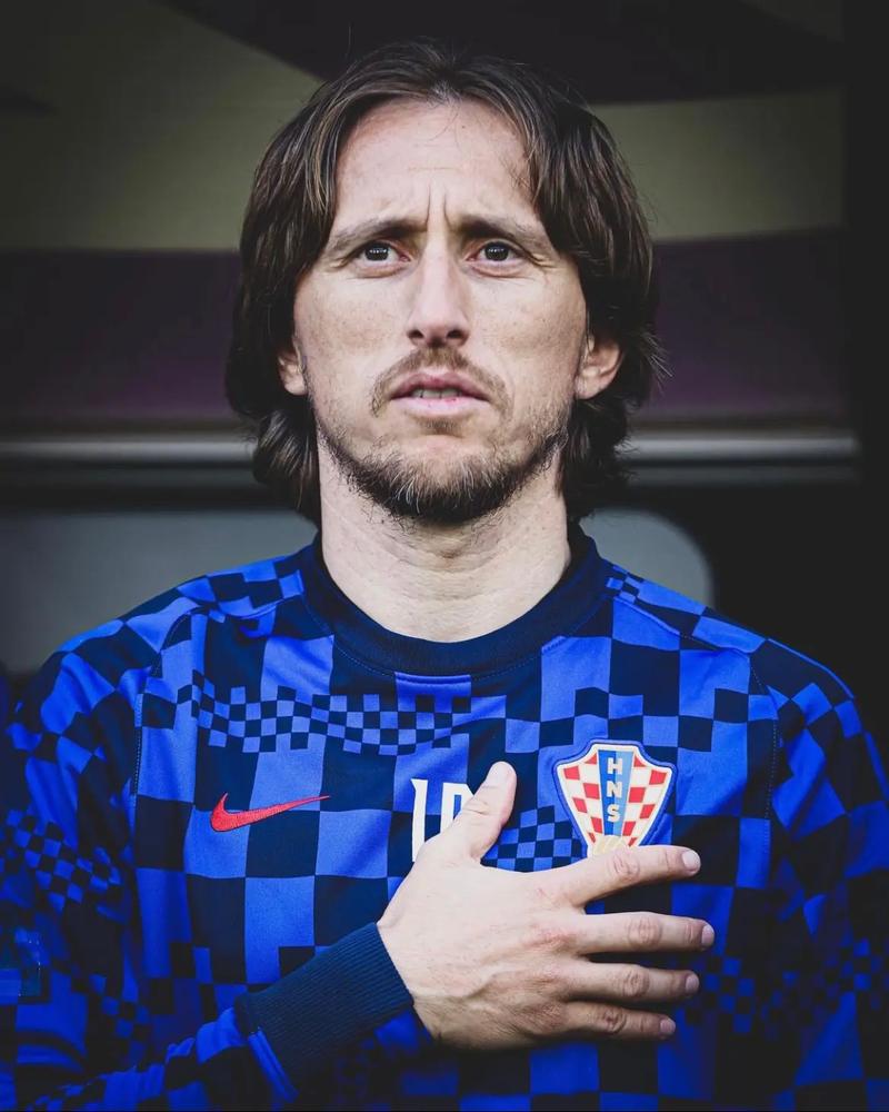 凤凰稳了？过去8次常规赛对阵跳伞蚁，凤凰7胜1负（交手有底气：凤凰近8次常规赛对阵跳伞蚁取得7胜1负）