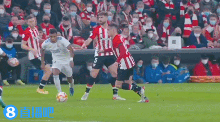 R.I.P.，佛罗伦萨小将理查德森的父亲、前NBA球星迈克尔-理查德森去世（前NBA球星迈克尔-理查德森辞世，佛罗伦萨小将理查德森痛失父亲）