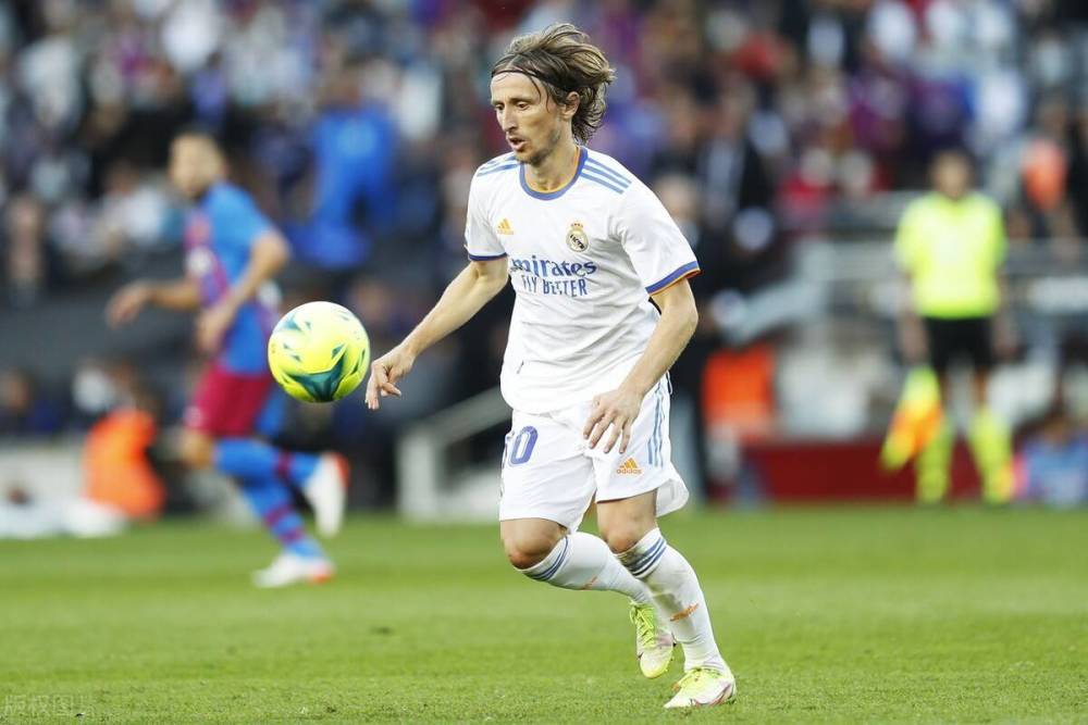 罗马诺：十多家俱乐部对梅努感兴趣；阿莫林不想看到阵容短缺（罗马诺：十余家俱乐部有意梅努；阿莫林不愿出现阵容短缺）