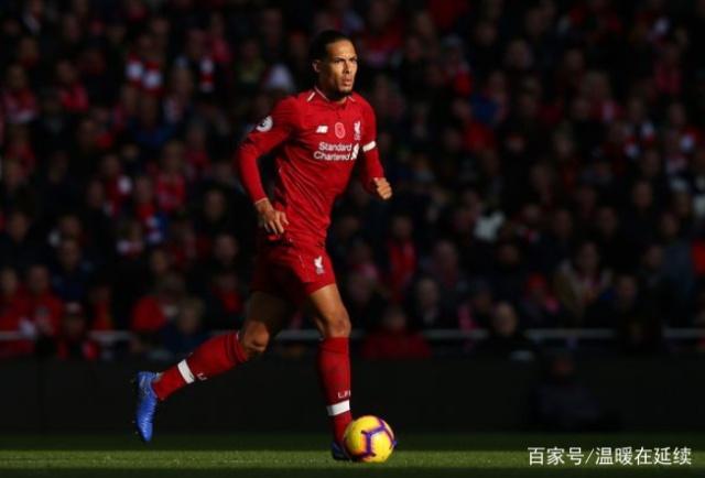 为何亲斯内德？穆帅：斯内德给了我三冠王，那是最棒的一年（穆帅回应亲斯内德：他助我成就三冠，那是我最好的一个赛季）