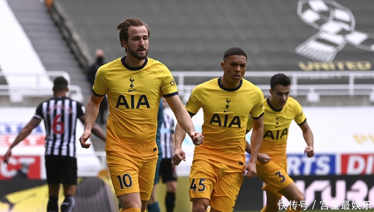 WAZ评沙尔克球员表现：两边翼卫灾难发挥，卡里乌斯超神（WAZ球员评分：沙尔克两翼卫失常，卡里乌斯神勇救主）