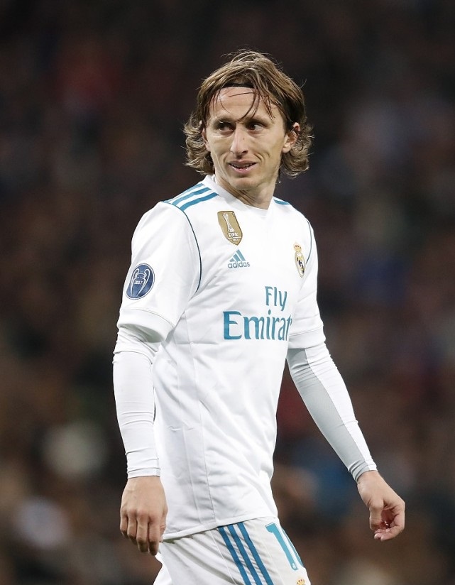 记者报道苏亚雷斯即将续约迈阿密国际一年！继续跟梅西当队友！（苏亚雷斯将与迈阿密国际续约一年，继续与梅西当队友！）